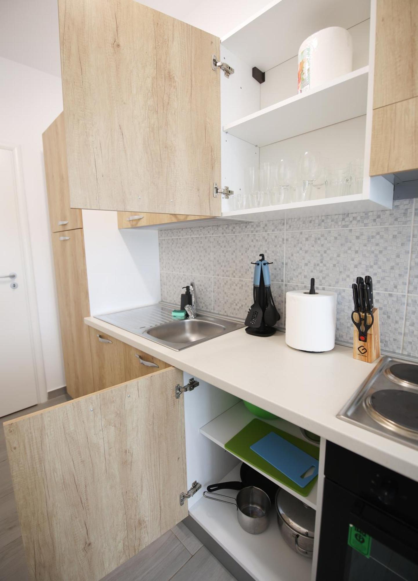 Apartment Vitan Oasis - Free Secured Private Parking - Self Check-in - *